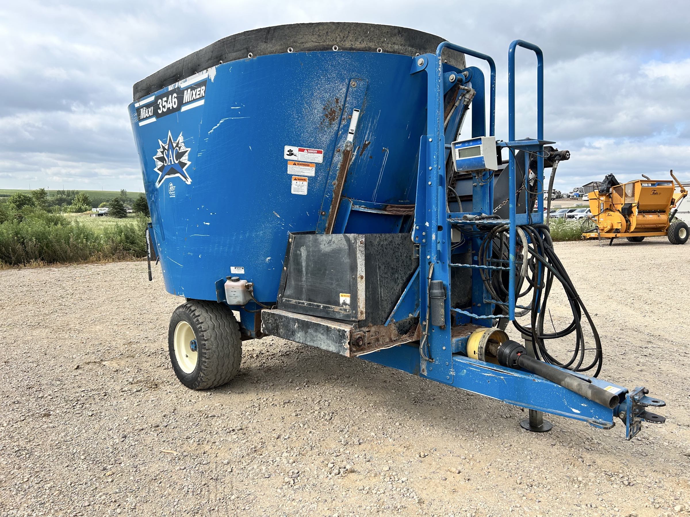 SAC/Jaylor 3546 Vertical Feed Mixer - Image 3