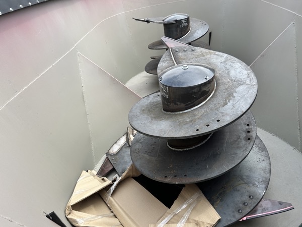 Supreme 1200T XD Vertical Feed Mixer