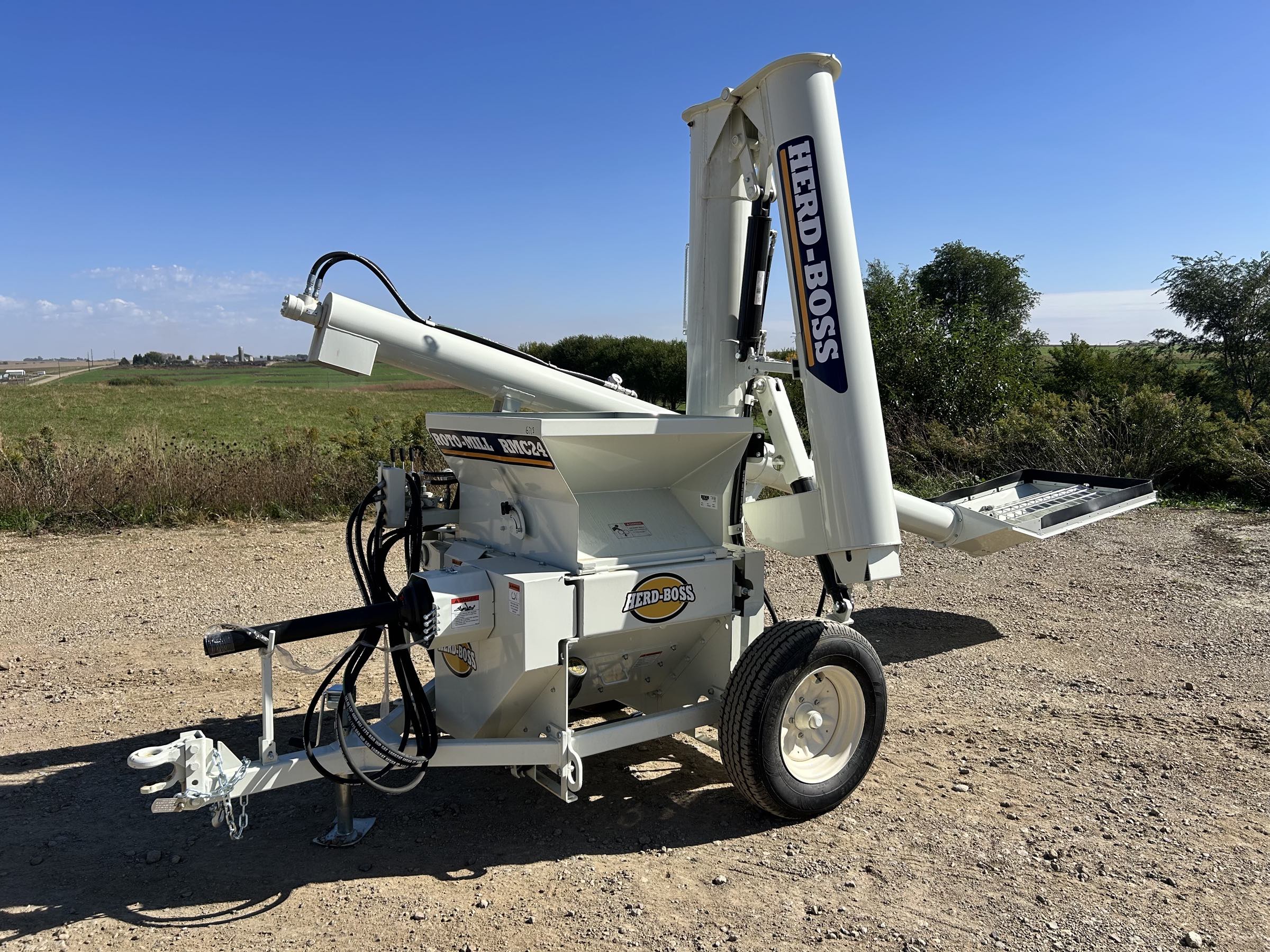 HERD-BOSS-RMC24-ROLLER-MILL-4 ***New*** Herd-Boss / Renn RMC24 Roller Mill