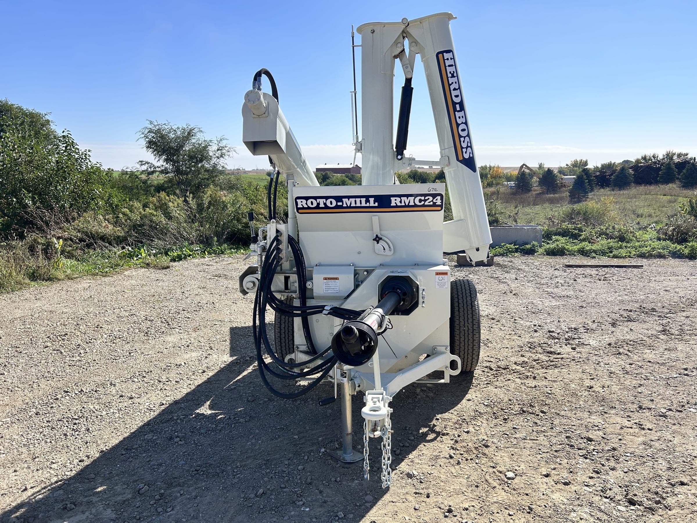 ***New*** Herd-Boss / Renn RMC24 Roller Mill - Image 2