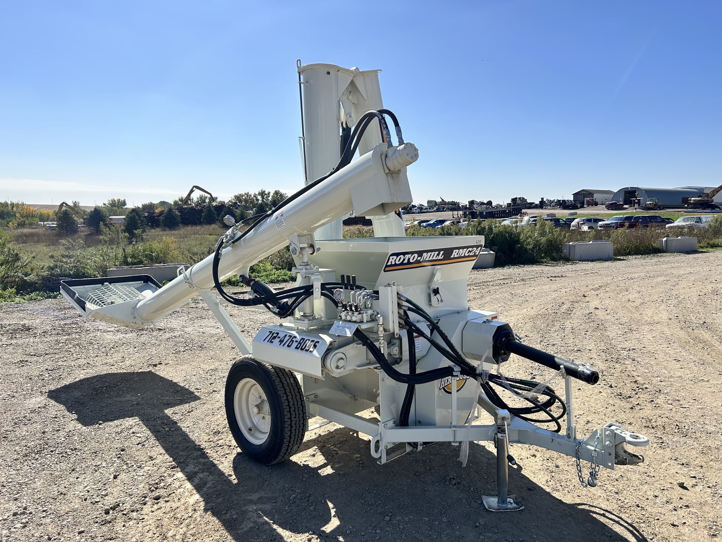 ***New*** Herd-Boss / Renn RMC24 Roller Mill - Image 3