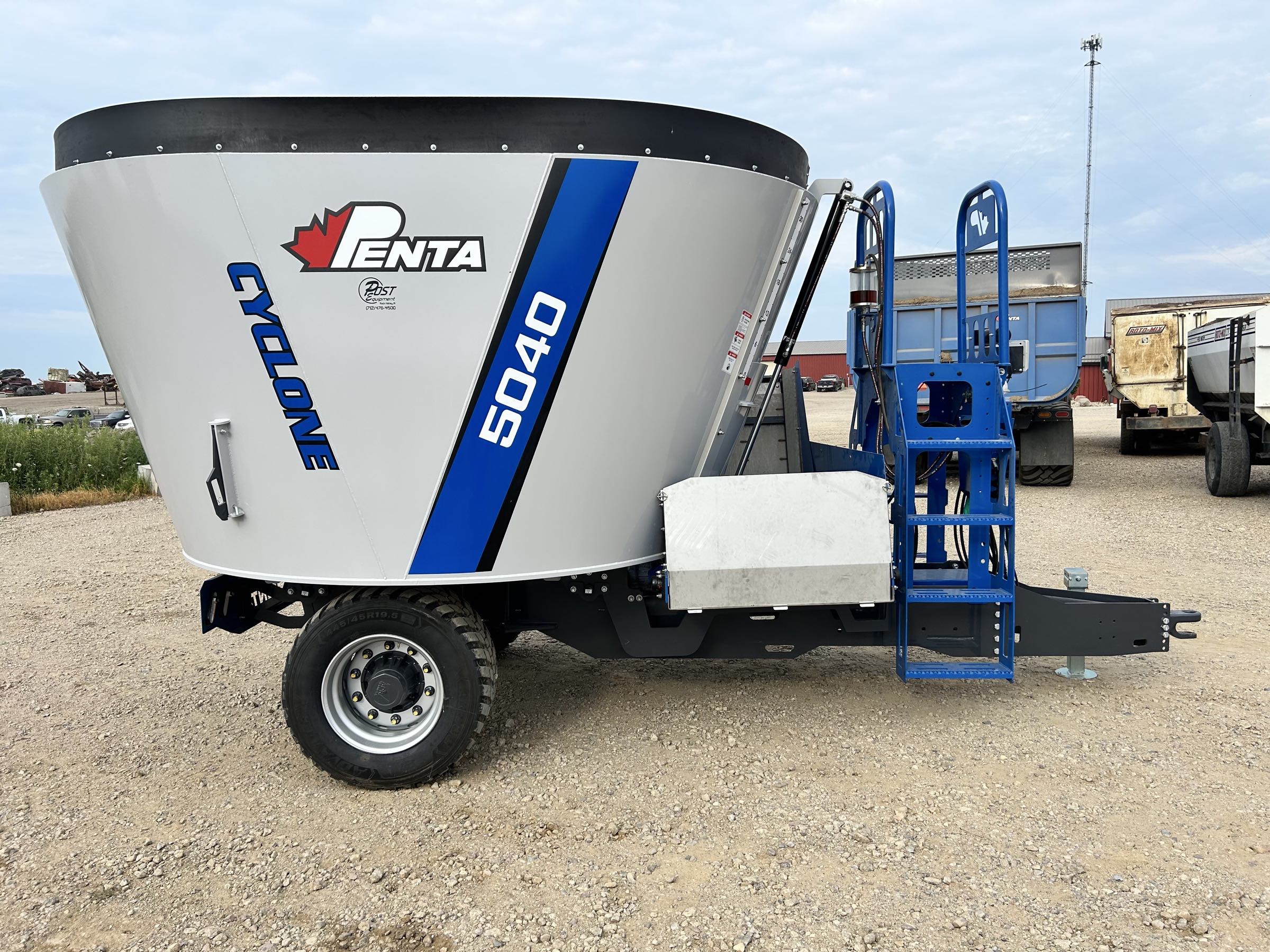 ***New*** Penta 5040 Vertical Feed Mixer - Image 4