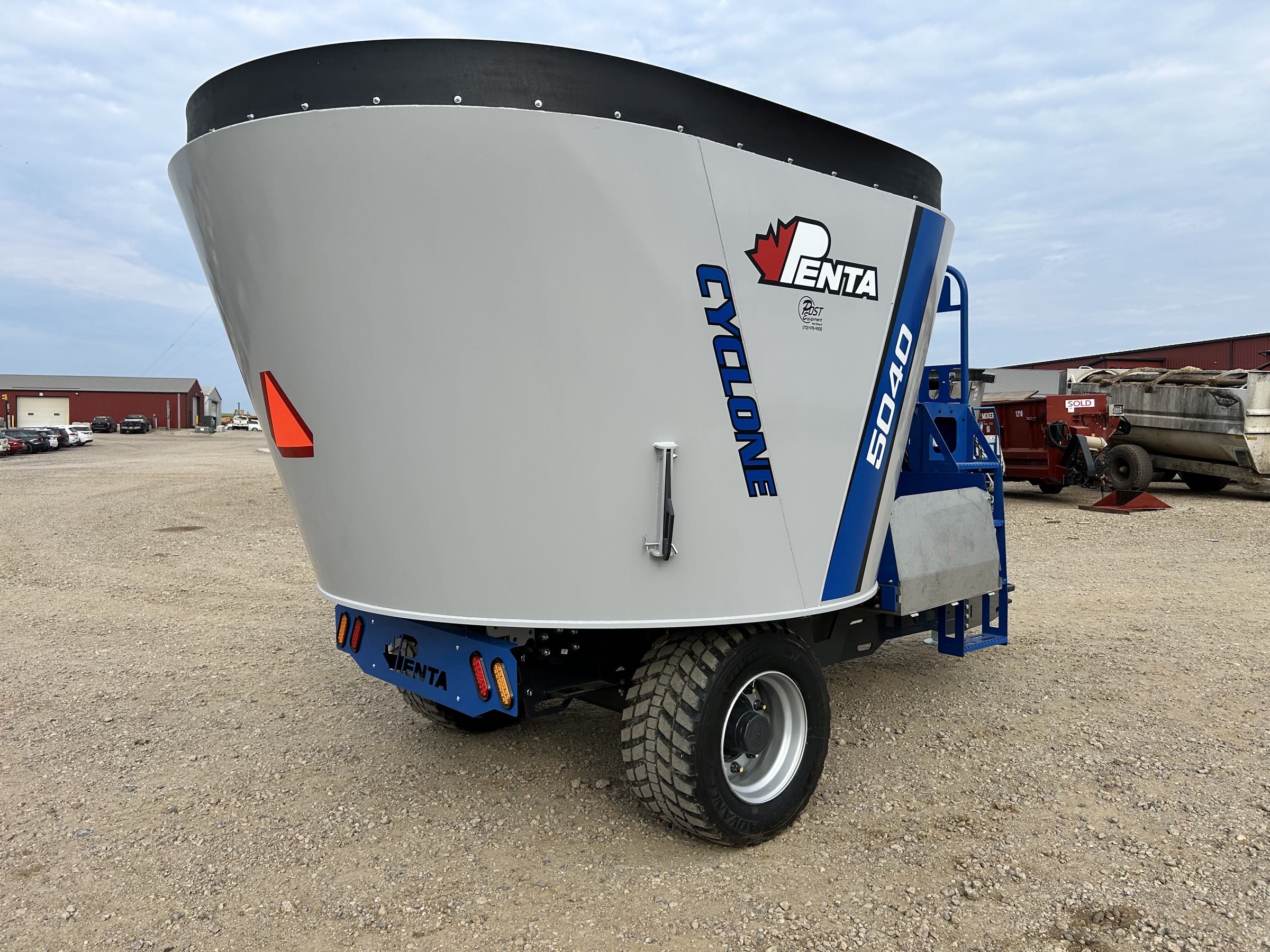 ***New*** Penta 5040 Vertical Feed Mixer - Image 5