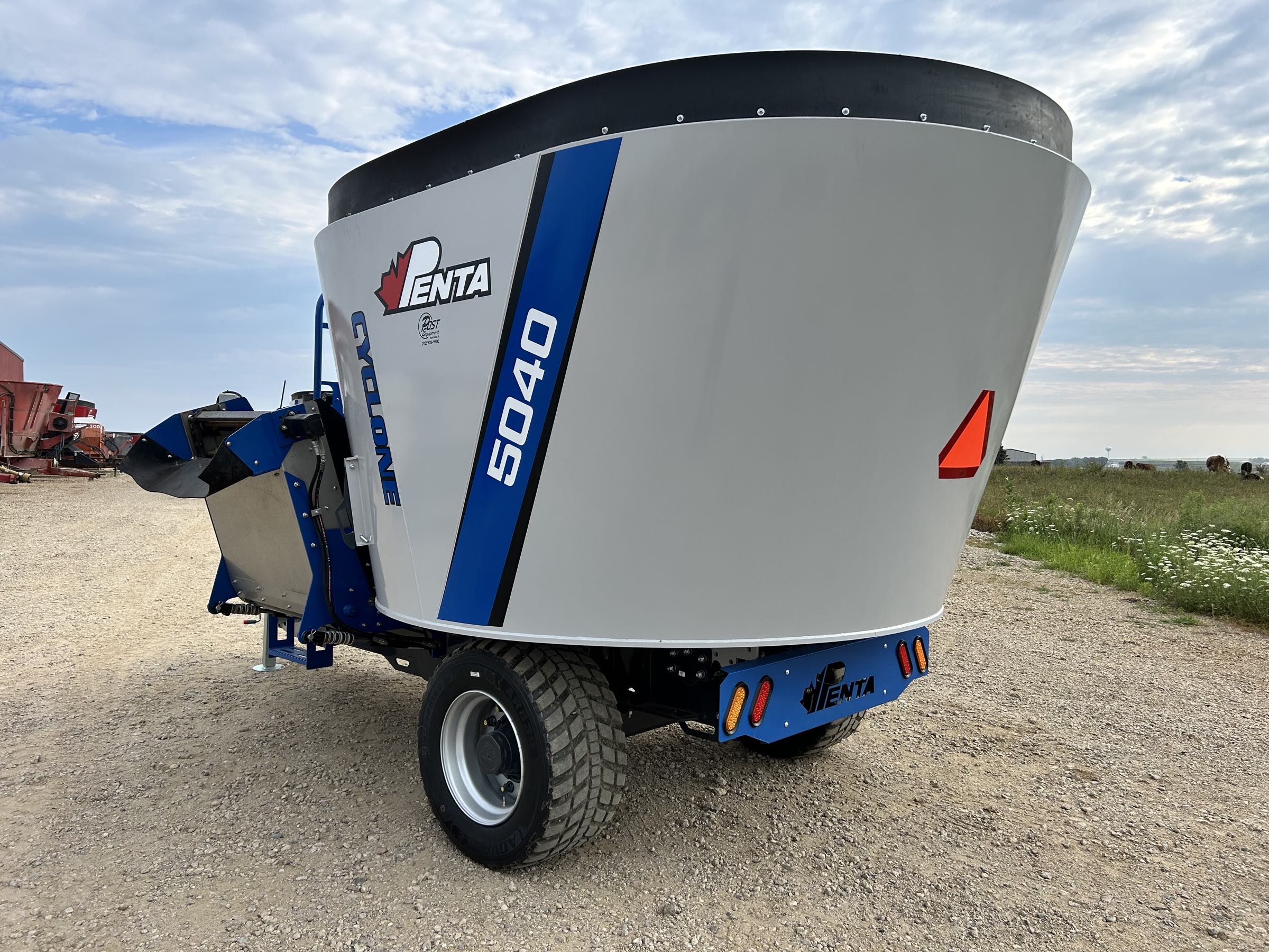 ***New*** Penta 5040 Vertical Feed Mixer - Image 7
