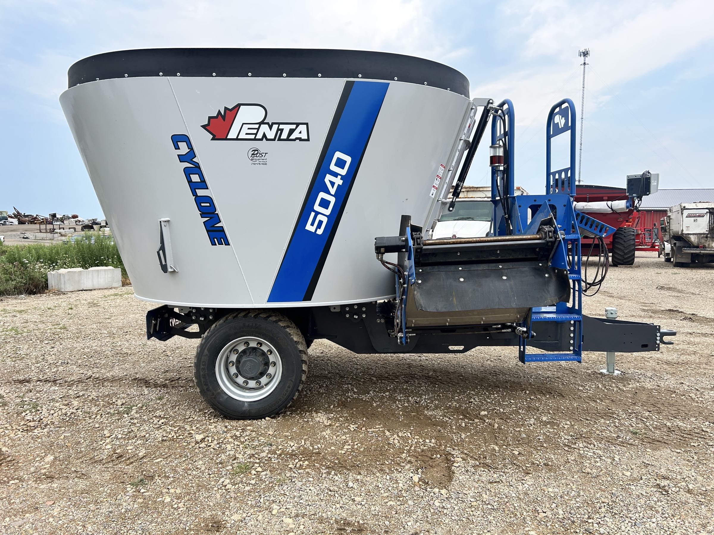 ***New*** Penta 5040 Vertical Feed Mixer - Image 4