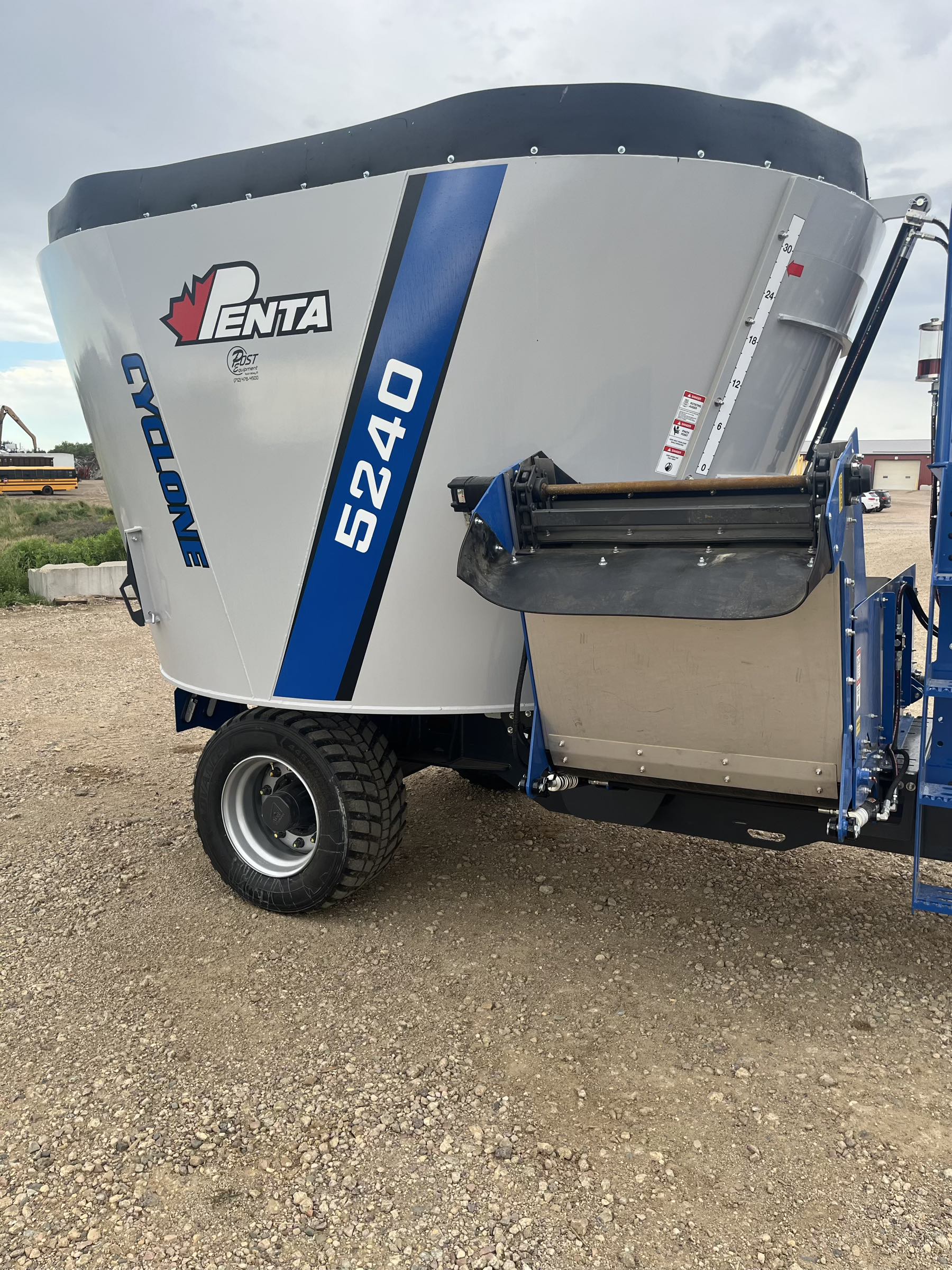 ***New*** Penta 5240 Vertical Feed Mixer - Image 3