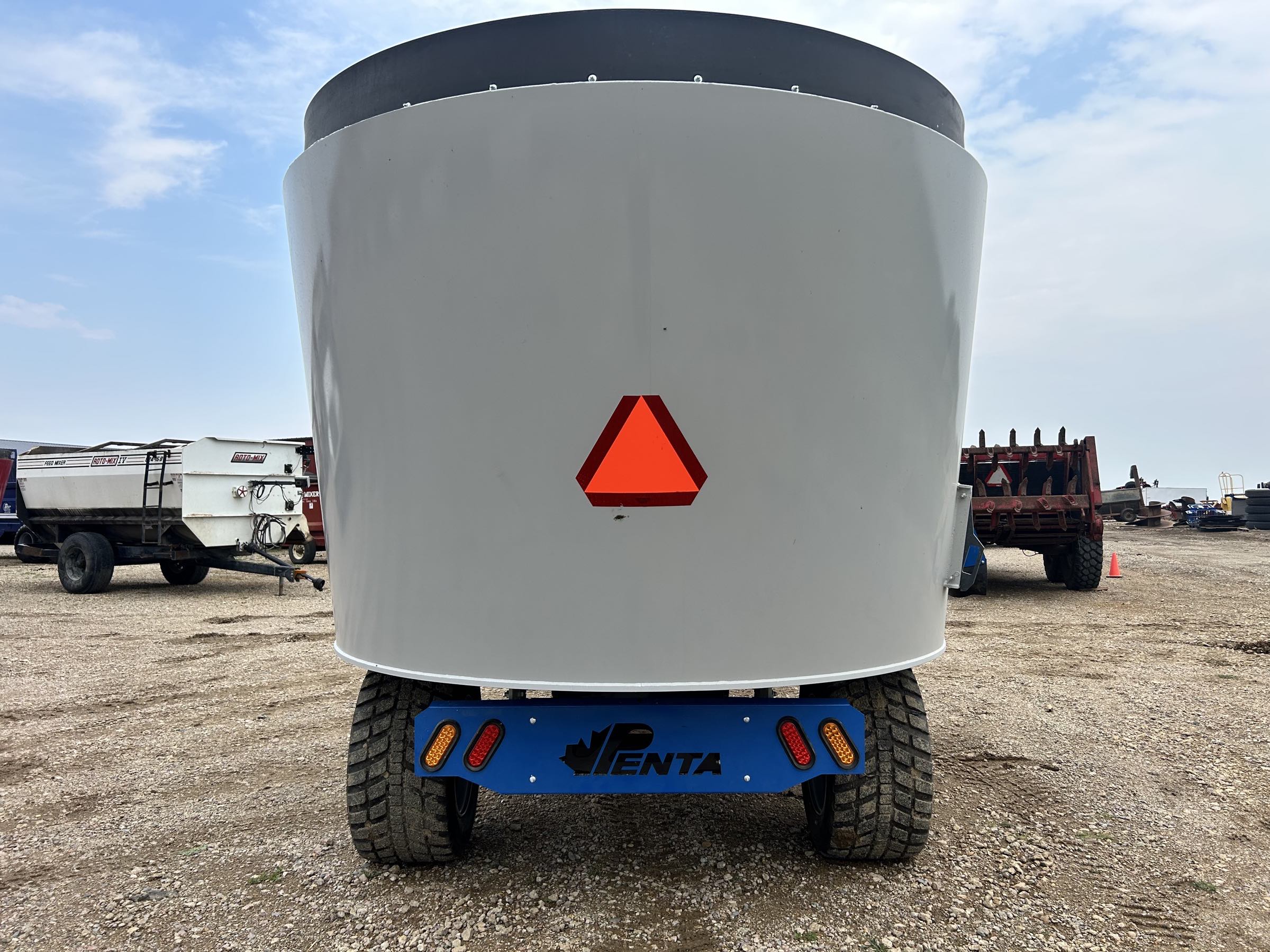 ***New*** Penta 5040 Vertical Feed Mixer - Image 6