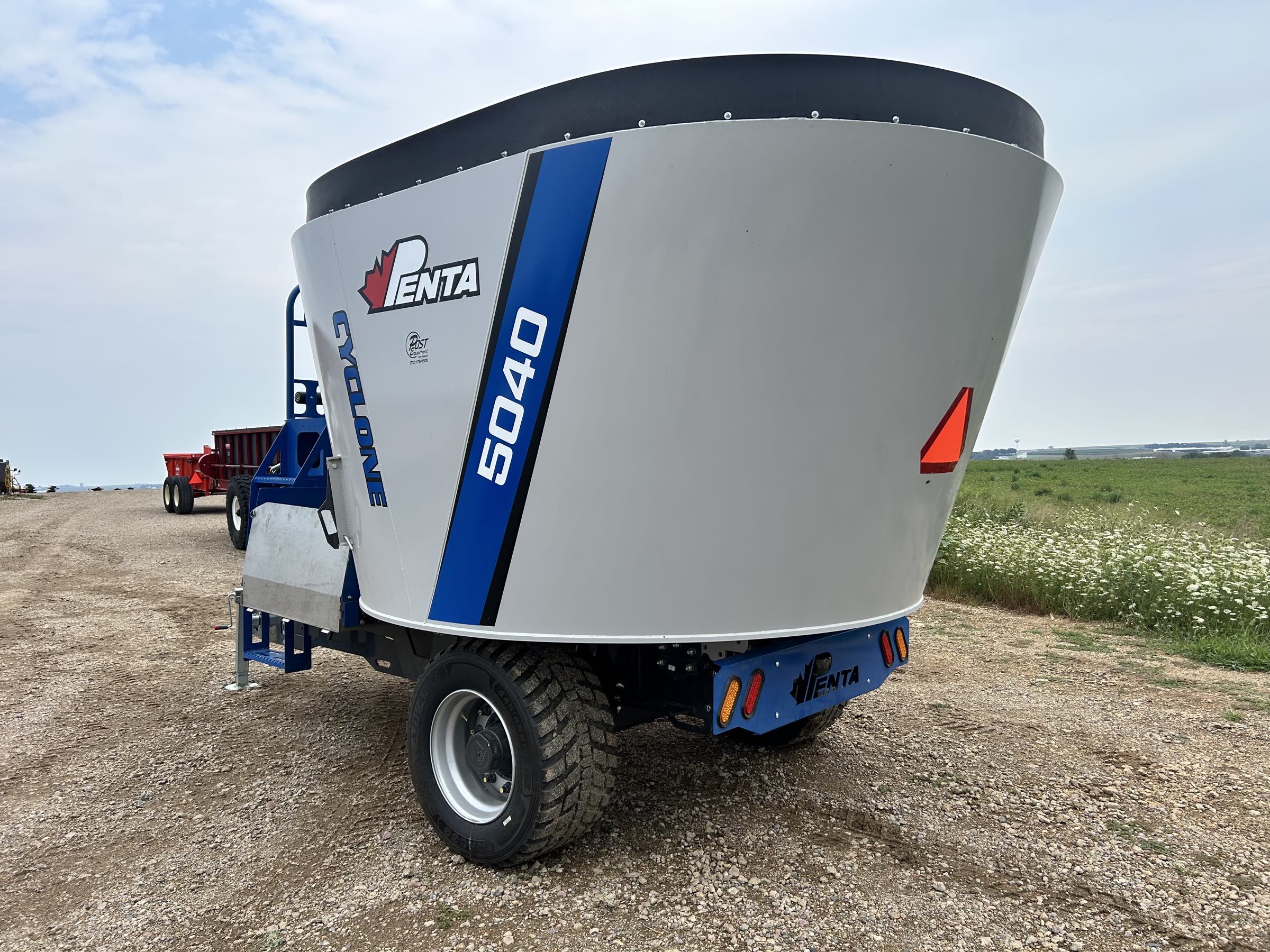 ***New*** Penta 5040 Vertical Feed Mixer - Image 7