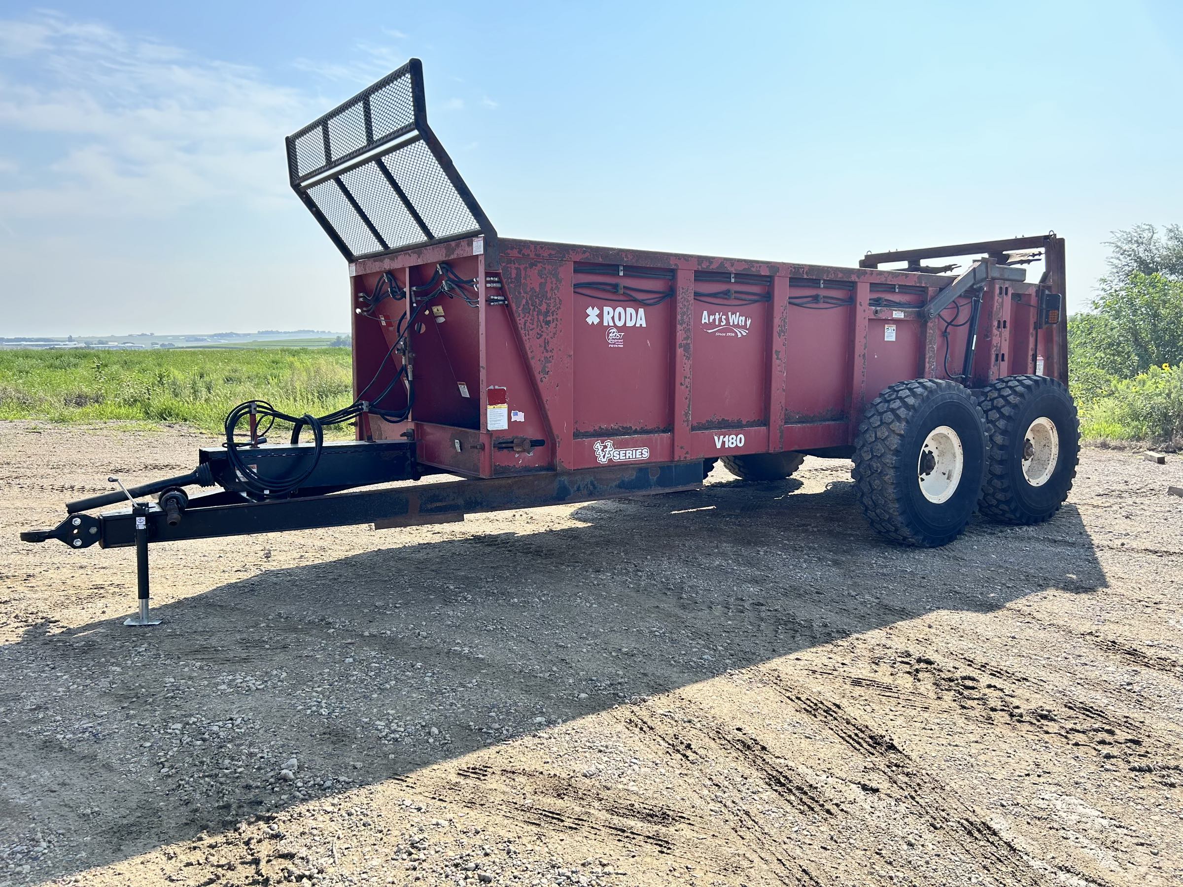 RODA-V180-VERTICAL-BEATER-MANURE-SPREADER-1 Roda V180 Manure Spreader
