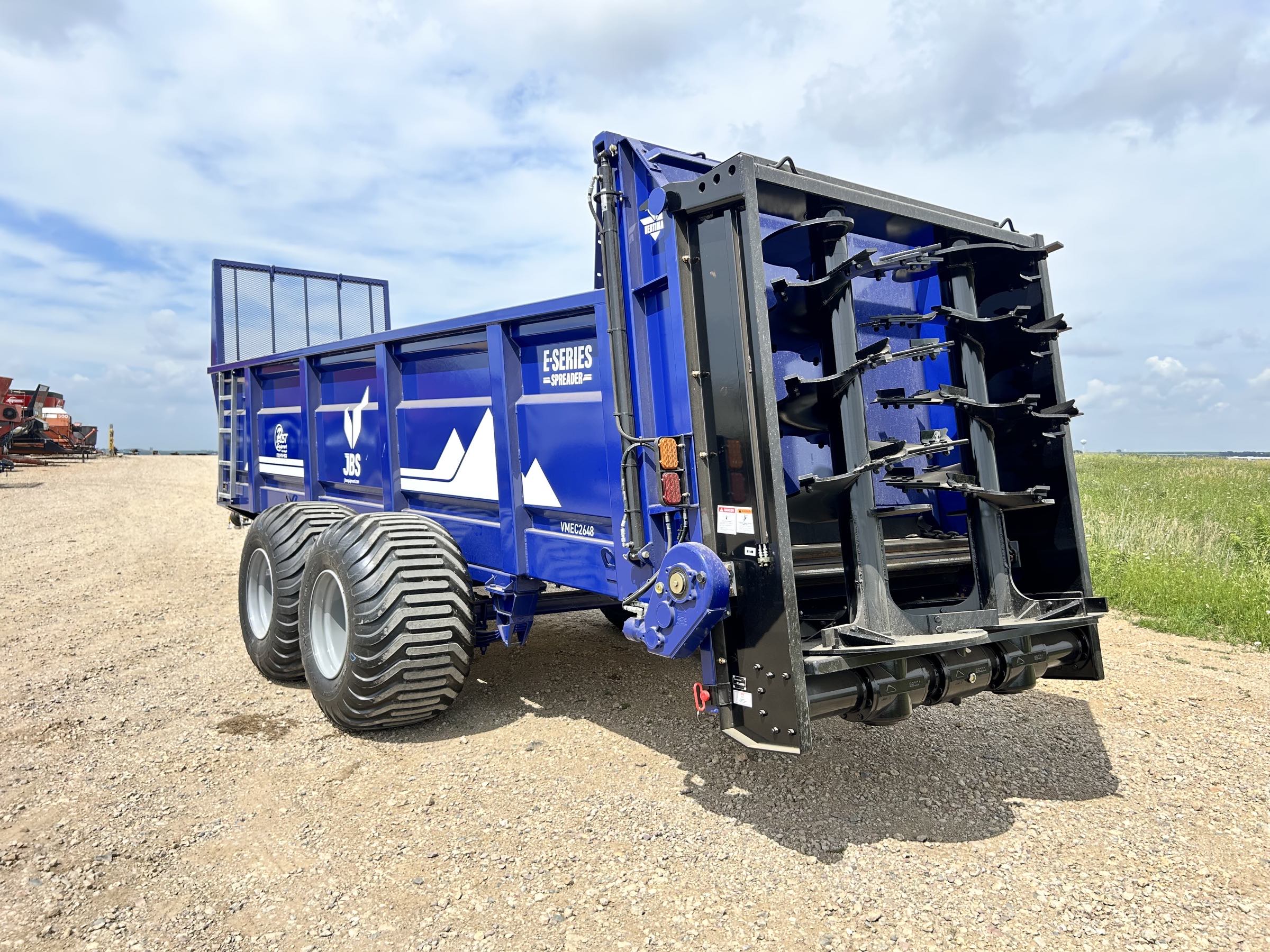 ***NEW*** JBS 2648-4.0 Manure Spreader - Image 7