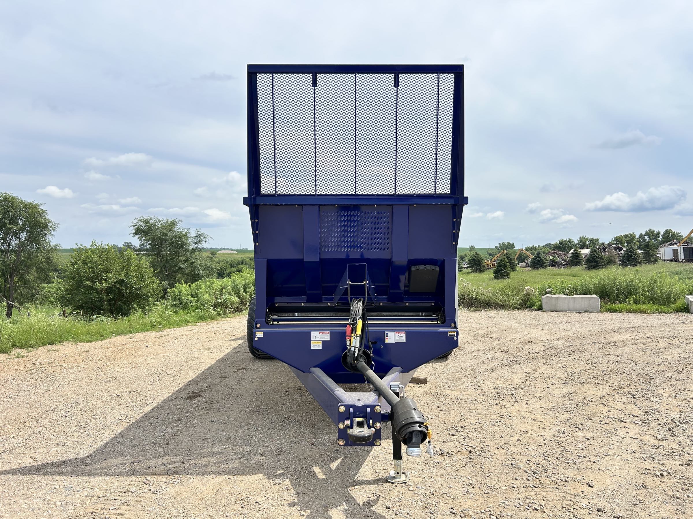 ***NEW*** JBS 2648-4.0 Manure Spreader - Image 2