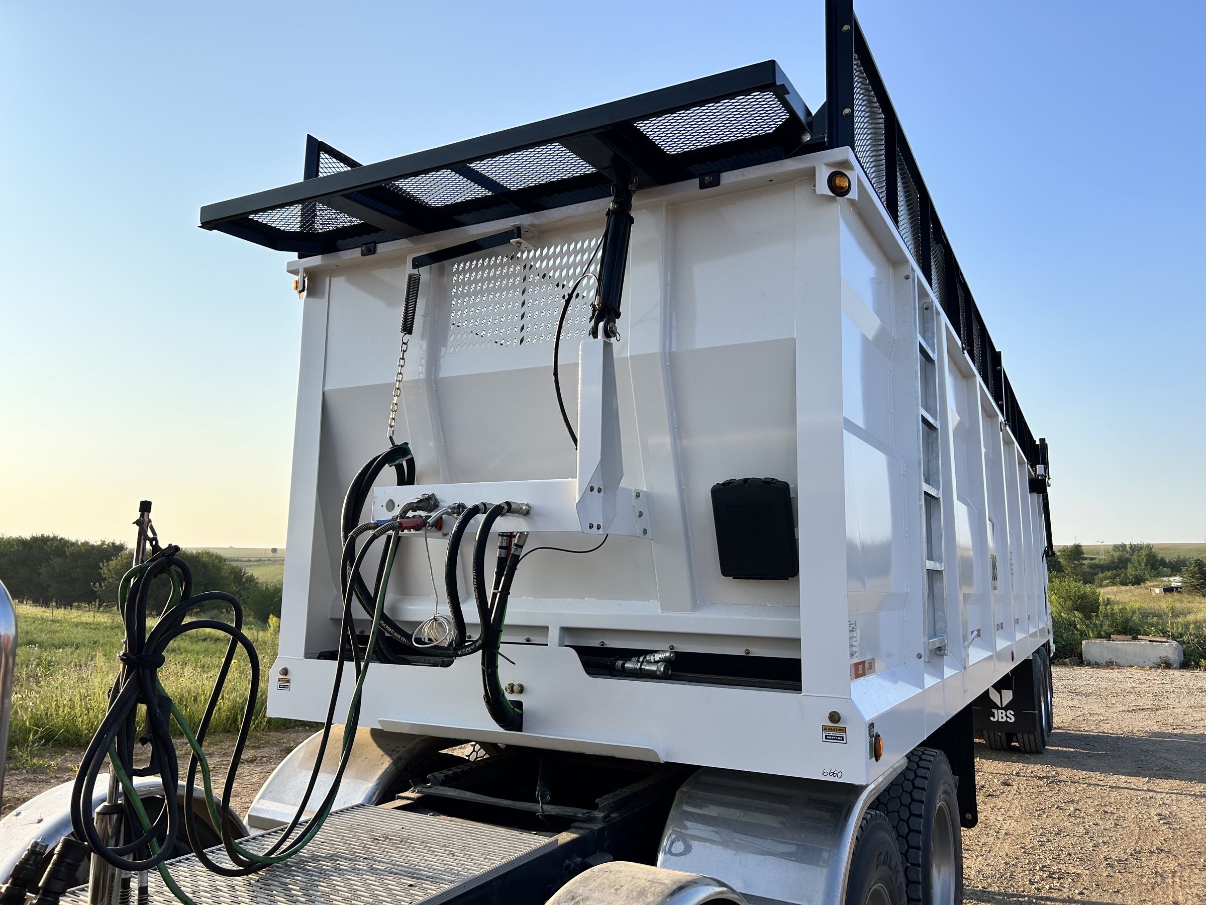 ***NEW*** JBS 3648 Silage/Forage Trailer - Image 2