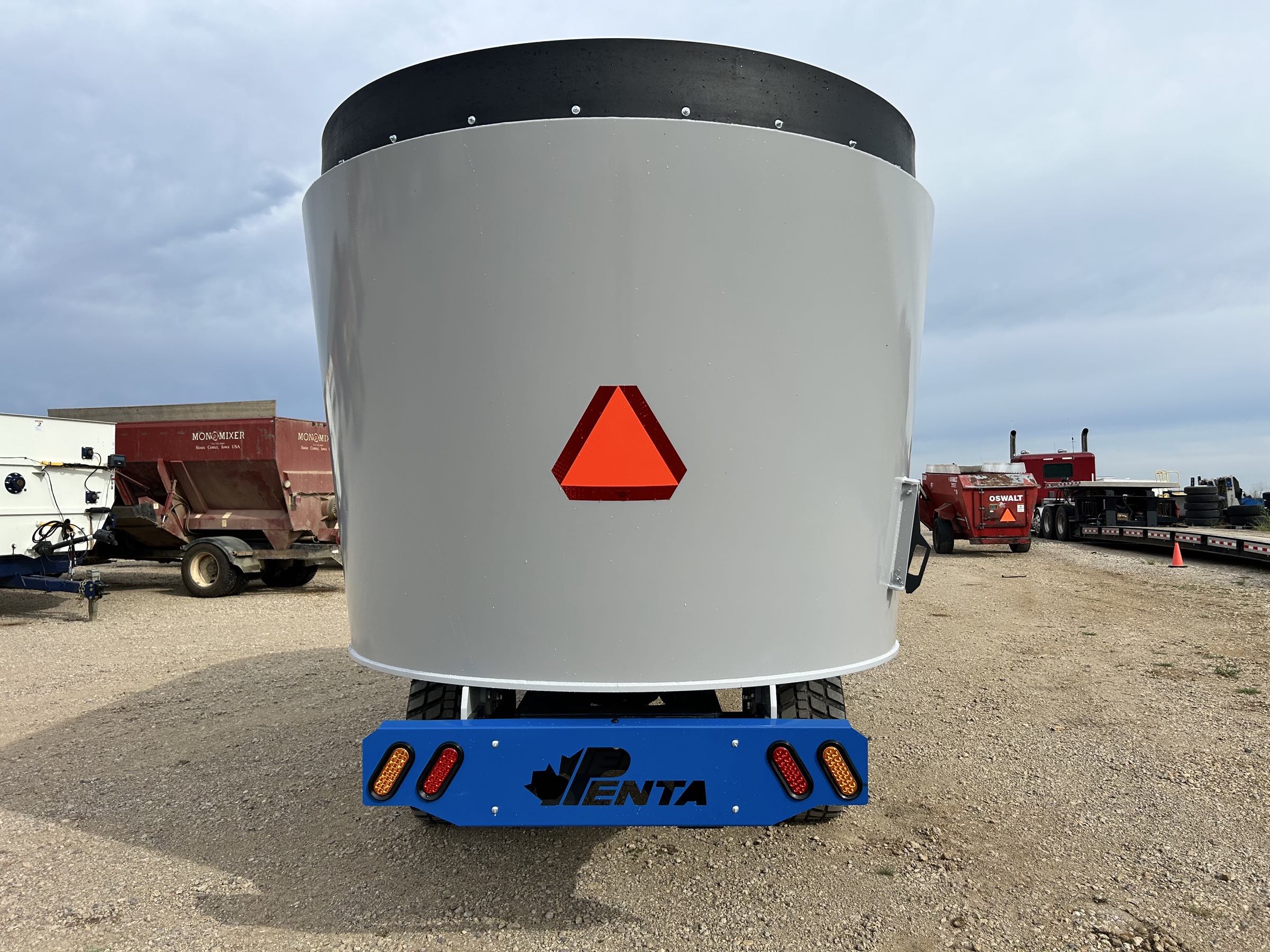 ***NEW*** Penta 6040 Vertical Feed Mixer - Image 6
