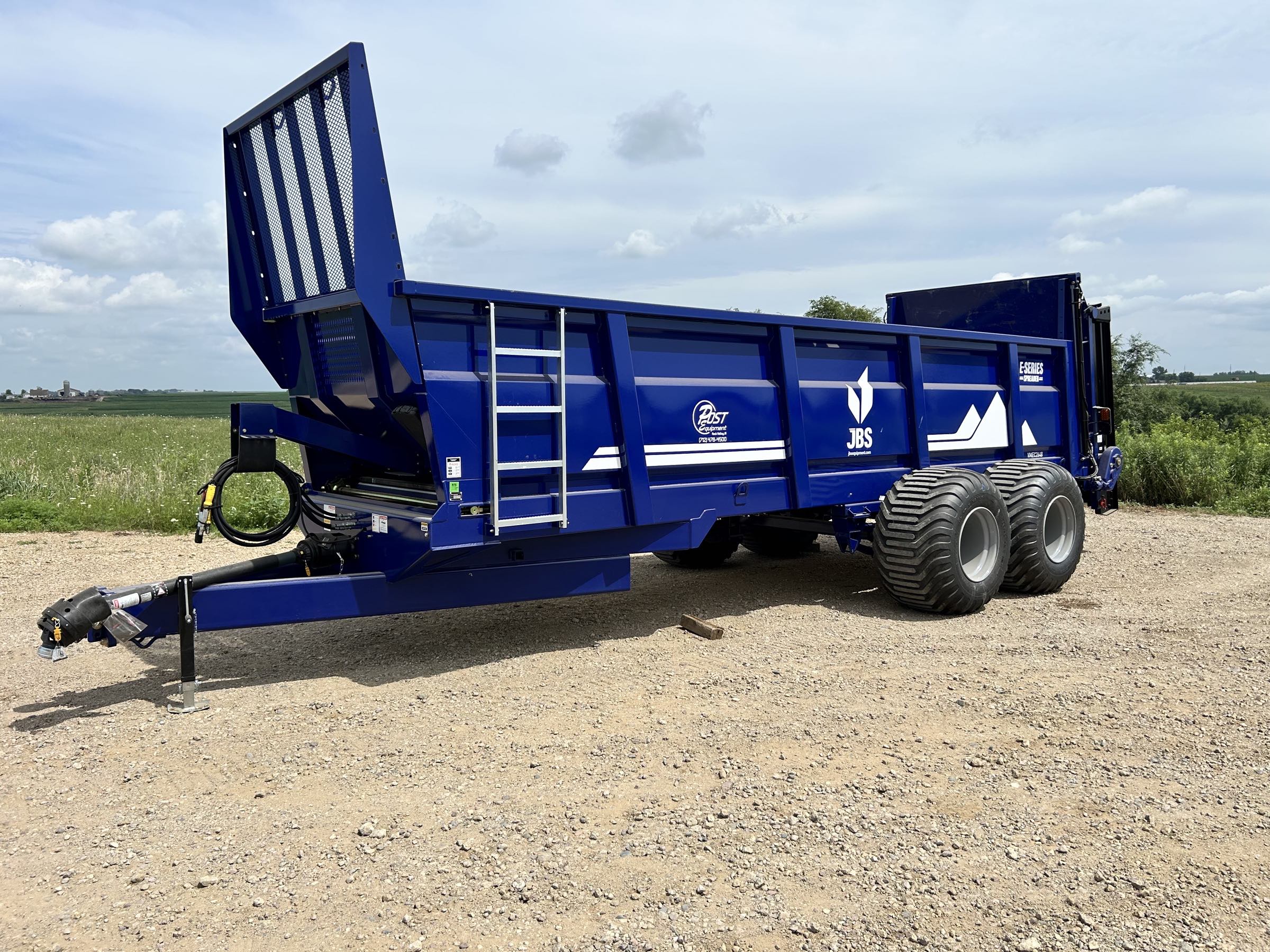 JBS-2648-VERTICAL-BEATER-MANURE-SPREADER-1 ***NEW*** JBS 2648-4.0 Manure Spreader