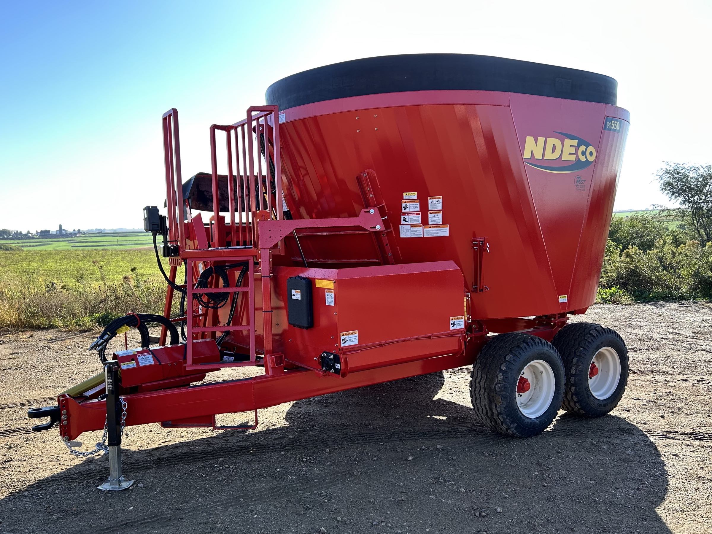 ***NEW*** NDEco FS550L Vertical Feed Mixer