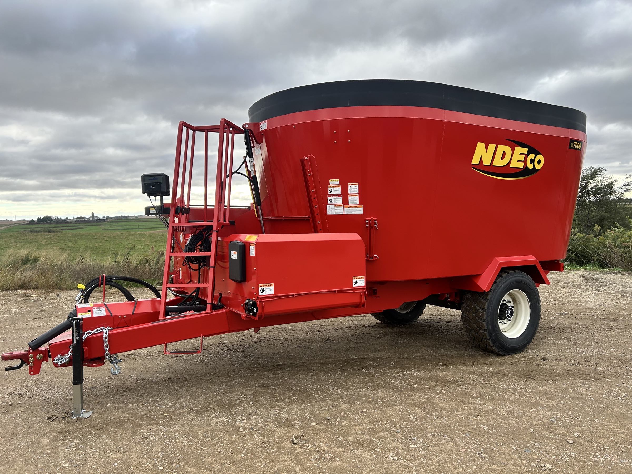 ***NEW*** NDEco U700D Vertical Feed Mixer